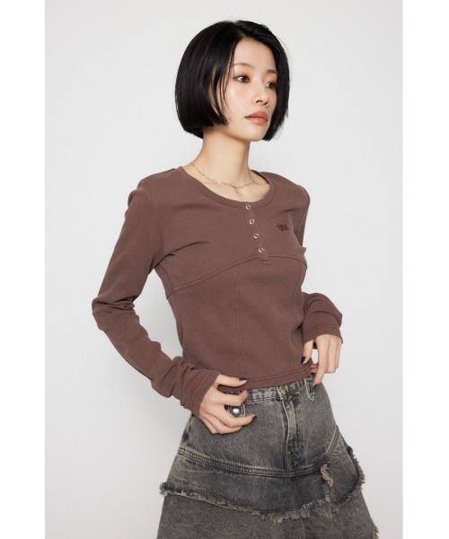 LAGUA GEM（ラグアジェム）の「LAGUA LOGO WASH トップス（Tシャツ/カットソー・レディース・レッド/ブラウン/ライトブラック・FREE）」の9枚目の写真