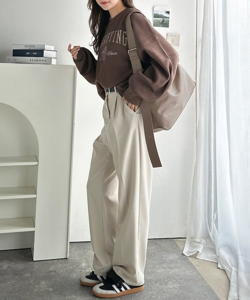 classicalelf（クラシカルエルフ）の「通勤、通学、旅行にもってこいの、軽やか大容量バッグ！ワイドストラップ ソフトスムースマルチウェイビッグバッグ（ショルダーバッグ・レディース・ベージュ系/ブラック・ONE SIZE）」の13枚目の写真