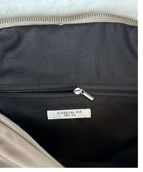 classicalelf（クラシカルエルフ）の「通勤、通学、旅行にもってこいの、軽やか大容量バッグ！ワイドストラップ ソフトスムースマルチウェイビッグバッグ（ショルダーバッグ・レディース・ベージュ系/ブラック・ONE SIZE）」の18枚目の写真
