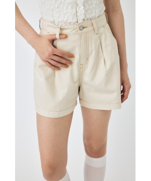 MOUSSY(マウジー)の「DENIM TUCK ショートパンツ(デニムパンツ・レディース・キナリ/ワンウォッシュ・1/2/0)」の1枚目の写真