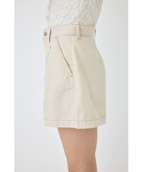 MOUSSY(マウジー)の「DENIM TUCK ショートパンツ(デニムパンツ・レディース・キナリ/ワンウォッシュ・1/2/0)」の12枚目の写真