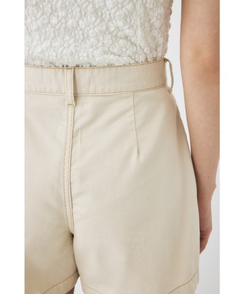 MOUSSY(マウジー)の「DENIM TUCK ショートパンツ(デニムパンツ・レディース・キナリ/ワンウォッシュ・1/2/0)」の15枚目の写真