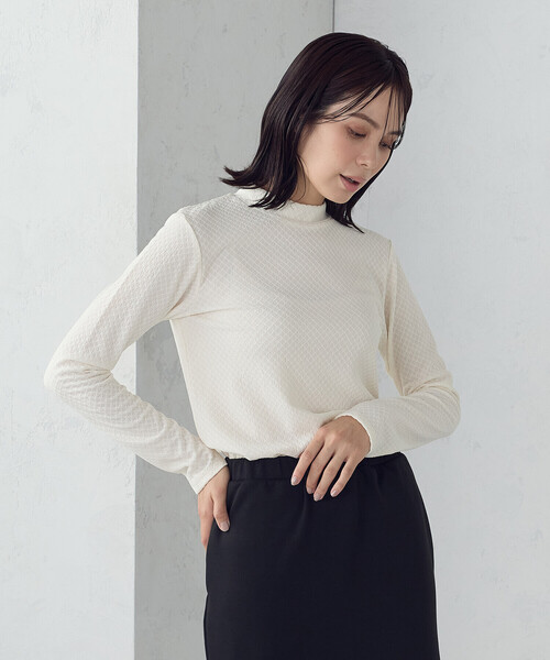 COMME CA ISM(コムサイズム)の「プチハイネック ロングTシャツ(Tシャツ/カットソー・レディース・ブラック/アイボリー・MEDIUM/LARGE)」の2枚目の写真