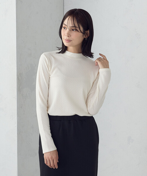 COMME CA ISM(コムサイズム)の「プチハイネック ロングTシャツ(Tシャツ/カットソー・レディース・ブラック/アイボリー・MEDIUM/LARGE)」の5枚目の写真