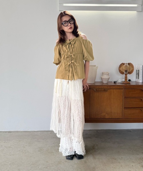 Jewelobe(ジュエローブ)の「バルーンスリーブオフショルギャザートップス(シャツ/ブラウス・レディース・ホワイト/ブラウン・FREE)」の15枚目の写真