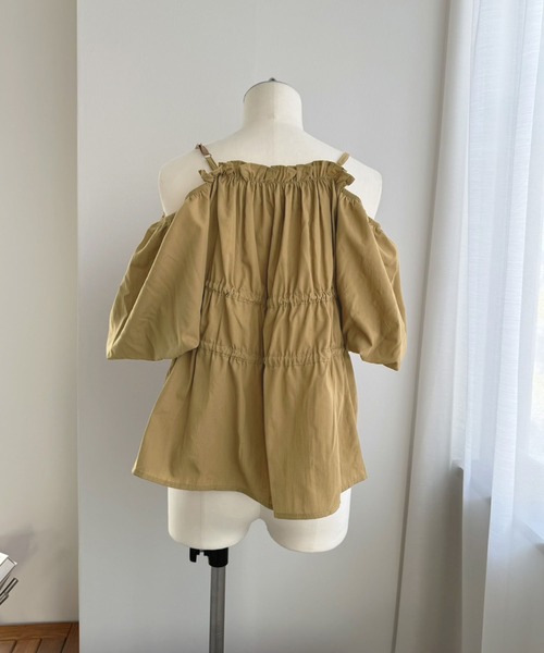 Jewelobe(ジュエローブ)の「バルーンスリーブオフショルギャザートップス(シャツ/ブラウス・レディース・ホワイト/ブラウン・FREE)」の18枚目の写真