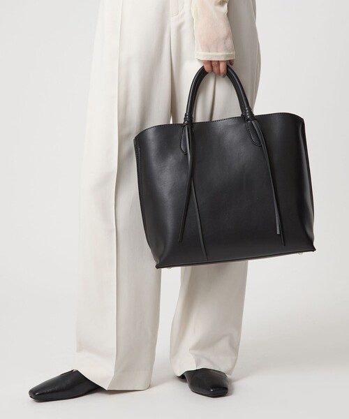 green label relaxing(グリーンレーベルリラクシング)の「【WEB限定】2WAYタッセルハンドル A4 トートバッグ / ショルダーバッグ(トートバッグ・レディース・ナチュラル/ブラック/ライトグレー・FREE)」の2枚目の写真
