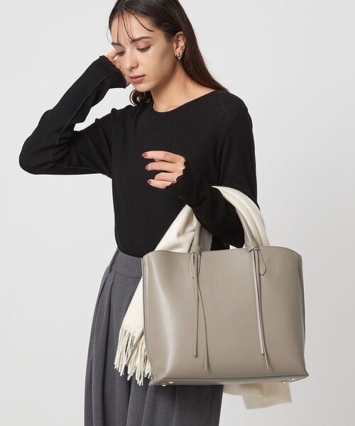 green label relaxing(グリーンレーベルリラクシング)の「【WEB限定】2WAYタッセルハンドル A4 トートバッグ / ショルダーバッグ(トートバッグ・レディース・ナチュラル/ブラック/ライトグレー・FREE)」の12枚目の写真