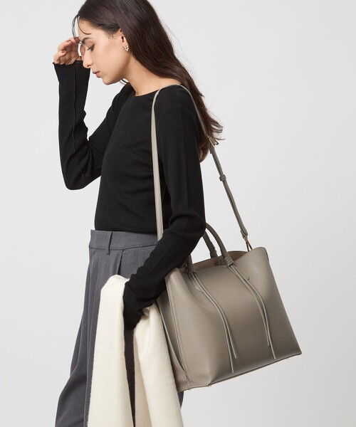 green label relaxing(グリーンレーベルリラクシング)の「【WEB限定】2WAYタッセルハンドル A4 トートバッグ / ショルダーバッグ(トートバッグ・レディース・ナチュラル/ブラック/ライトグレー・FREE)」の13枚目の写真