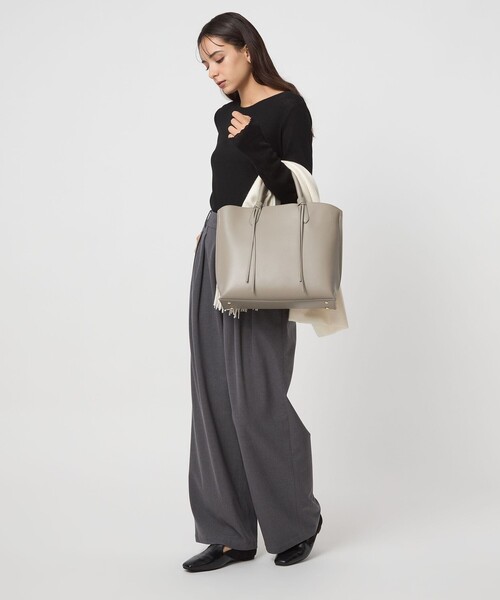 green label relaxing(グリーンレーベルリラクシング)の「【WEB限定】2WAYタッセルハンドル A4 トートバッグ / ショルダーバッグ(トートバッグ・レディース・ナチュラル/ブラック/ライトグレー・FREE)」の15枚目の写真