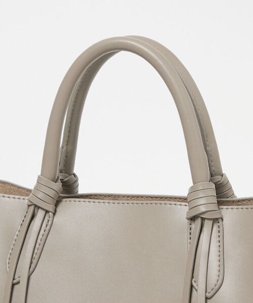 green label relaxing(グリーンレーベルリラクシング)の「【WEB限定】2WAYタッセルハンドル A4 トートバッグ / ショルダーバッグ(トートバッグ・レディース・ナチュラル/ブラック/ライトグレー・FREE)」の21枚目の写真