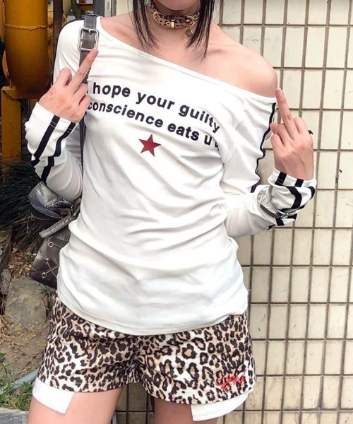 SHEENA(シーナ)の「ワイドネックラインスリーブロゴロンT(Tシャツ/カットソー・レディース・ホワイト・M)」の9枚目の写真