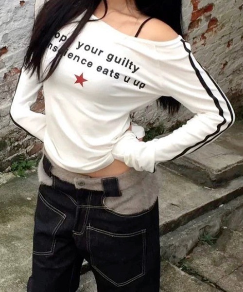 SHEENA(シーナ)の「ワイドネックラインスリーブロゴロンT(Tシャツ/カットソー・レディース・ホワイト・M)」の2枚目の写真
