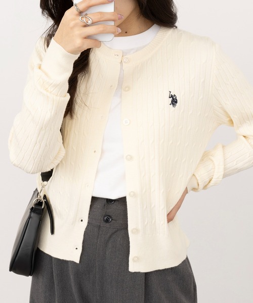 U.S. POLO ASSN.(ユーエスポロアッスン)の「【U.S. POLO ASSN.】26AW新色入荷 ワンポイントロゴ ポニー刺繍 ミニケーブルカーディガン(カーディガン/ボレロ・レディース・グレー/ワイン/アイボリー/ブラック/ネイビー/ブラウン・L/M)」の7枚目の写真
