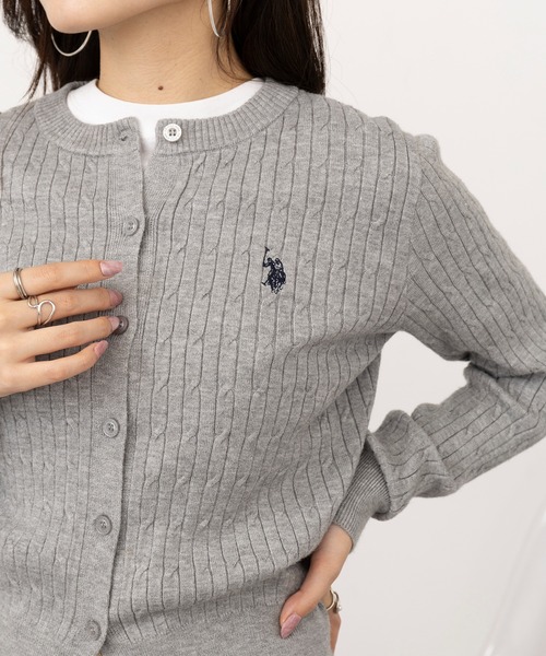 U.S. POLO ASSN.(ユーエスポロアッスン)の「【U.S. POLO ASSN.】26AW新色入荷 ワンポイントロゴ ポニー刺繍 ミニケーブルカーディガン(カーディガン/ボレロ・レディース・グレー/ワイン/アイボリー/ブラック/ネイビー/ブラウン・L/M)」の16枚目の写真
