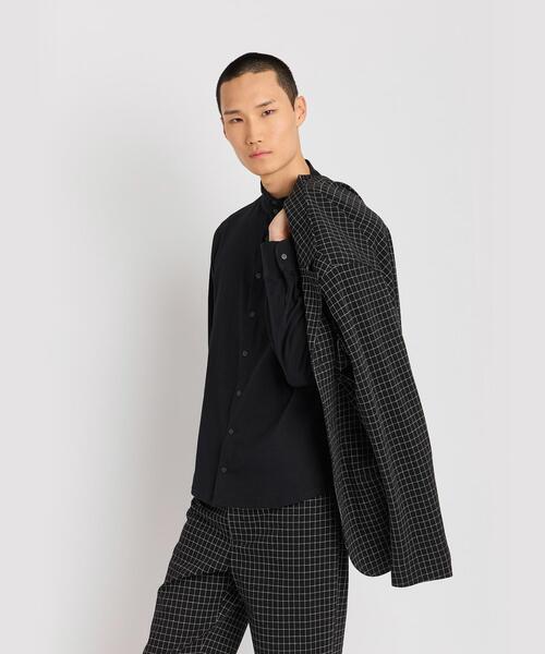 agnes b.（アニエスベー）の「メンズ コットン 長袖 ハイネック シャツ ”Romeo”（シャツ/ブラウス・メンズ・ブラック・2/1）」の7枚目の写真