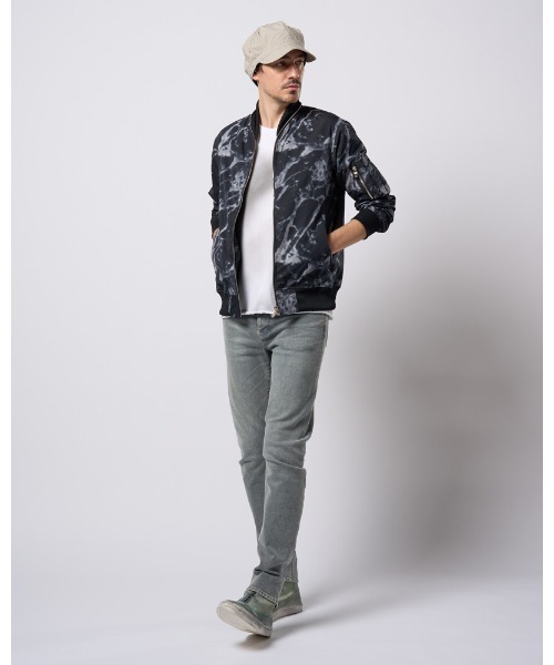 wjk(ダヴルジェイケイ)の「slim banana denim(デニムパンツ・メンズ・ブルー系その他/ライトグレー/ライトブルー・SMALL/MEDIUM/LARGE/X-LARGE)」の16枚目の写真