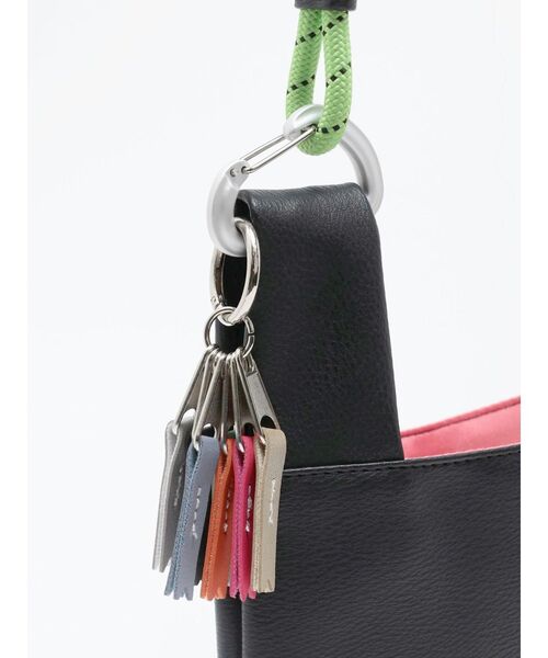 cheek(BAG)(チーク)の「【cheek】code 2way shoulder(ショルダーバッグ・レディース・アイボリー/ブラック/ブルー/グリーン・FREE)」の8枚目の写真