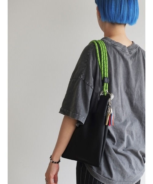 cheek(BAG)(チーク)の「【cheek】code 2way shoulder(ショルダーバッグ・レディース・アイボリー/ブラック/ブルー/グリーン・FREE)」の17枚目の写真