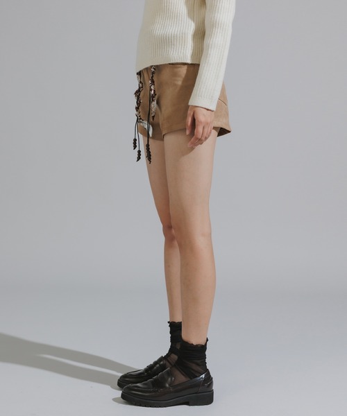 Chick（チック）の「Wood Bead Cord with Bandana Faux Suede Shorts / バンダナ付きウッドビーズコード フェイクスウェードショートパンツ（その他パンツ・レディース・ブラック/ブラウン/カーキ・FREE）」の21枚目の写真