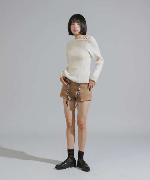Chick（チック）の「Wood Bead Cord with Bandana Faux Suede Shorts / バンダナ付きウッドビーズコード フェイクスウェードショートパンツ（その他パンツ・レディース・ブラック/ブラウン/カーキ・FREE）」の5枚目の写真