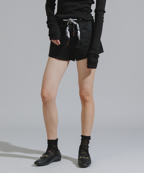 Chick（チック）の「Wood Bead Cord with Bandana Faux Suede Shorts / バンダナ付きウッドビーズコード フェイクスウェードショートパンツ（その他パンツ・レディース・ブラック/ブラウン/カーキ・FREE）」の8枚目の写真