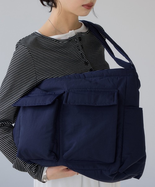 210nouve（トゥージュヌーブ）の「マルチポケット ナイロン ビッグ ショルダーバッグ（ショルダーバッグ・レディース・ブラック/アイボリー/ネイビー・FREE）」の21枚目の写真