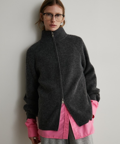 Auntie Rosa Holiday（アンティローザホリデー）の「ダブルジップスタンドニットカーディガン（カーディガン/ボレロ・レディース・グレー/ブラック/アイボリー・FREE）」の3枚目の写真