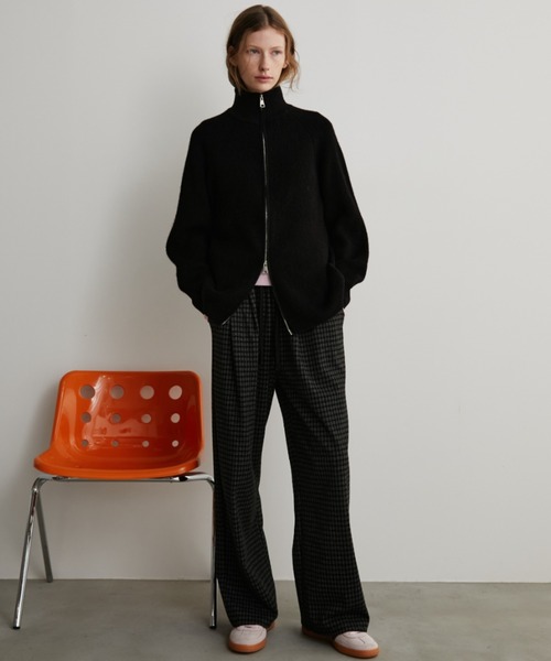 Auntie Rosa Holiday（アンティローザホリデー）の「ダブルジップスタンドニットカーディガン（カーディガン/ボレロ・レディース・グレー/ブラック/アイボリー・FREE）」の18枚目の写真