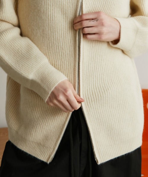 Auntie Rosa Holiday（アンティローザホリデー）の「ダブルジップスタンドニットカーディガン（カーディガン/ボレロ・レディース・グレー/ブラック/アイボリー・FREE）」の10枚目の写真