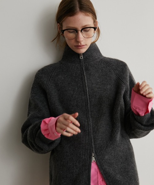 Auntie Rosa Holiday（アンティローザホリデー）の「ダブルジップスタンドニットカーディガン（カーディガン/ボレロ・レディース・グレー/ブラック/アイボリー・FREE）」の21枚目の写真