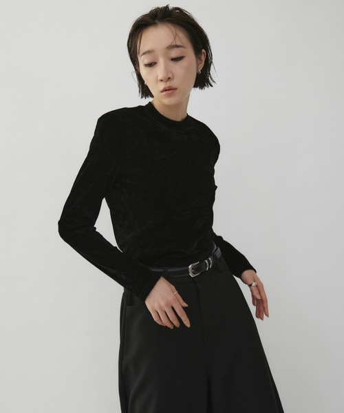VION(ヴィオン)の「グロッシーベロアロングスリーブティー / Glossy Velour Long Sleeve TEE(Tシャツ/カットソー・レディース・チャコールグレー/ブラック・FREE)」の4枚目の写真