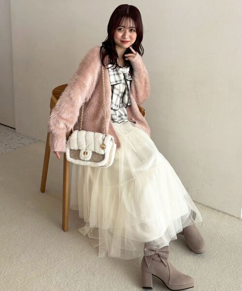 MAJESTIC LEGON（マジェスティックレゴン）の「キラメキシャギーミディカーディガン（カーディガン/ボレロ・レディース・アイボリー/ブルー/チャコールグレー/ピンク・MEDIUM）」の16枚目の写真