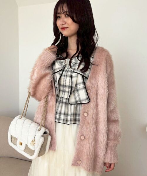 MAJESTIC LEGON（マジェスティックレゴン）の「キラメキシャギーミディカーディガン（カーディガン/ボレロ・レディース・アイボリー/ブルー/チャコールグレー/ピンク・MEDIUM）」の17枚目の写真