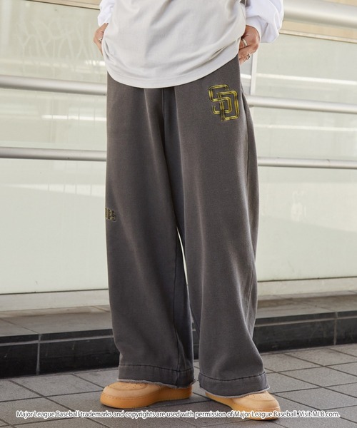 MLB（メジャーリーグベースボール）の「MLB/メジャーリーグベースボール 別注 ワッペン刺繍 ピグメント加工 ヴィンテージ ビッグシルエット 裏起毛 ワイドスウェットパンツ【セットアップ対応】（スウェットパンツ・メンズ・ブラック系/アッシュブラウン/ブラック・L/M/S）」の18枚目の写真