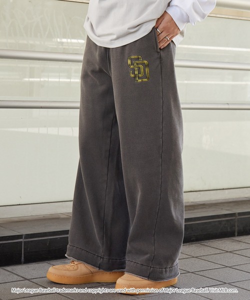 MLB（メジャーリーグベースボール）の「MLB/メジャーリーグベースボール 別注 ワッペン刺繍 ピグメント加工 ヴィンテージ ビッグシルエット 裏起毛 ワイドスウェットパンツ【セットアップ対応】（スウェットパンツ・メンズ・ブラック系/アッシュブラウン/ブラック・L/M/S）」の20枚目の写真