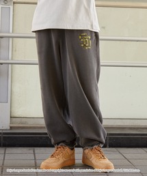 MLB（メジャーリーグベースボール）の「MLB/メジャーリーグベースボール 別注 ワッペン刺繍 ピグメント加工 ヴィンテージ ビッグシルエット 裏起毛 ワイドスウェットパンツ【セットアップ対応】（スウェットパンツ）」