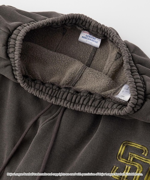 MLB（メジャーリーグベースボール）の「MLB/メジャーリーグベースボール 別注 ワッペン刺繍 ピグメント加工 ヴィンテージ ビッグシルエット 裏起毛 ワイドスウェットパンツ【セットアップ対応】（スウェットパンツ・メンズ・ブラック系/アッシュブラウン/ブラック・L/M/S）」の13枚目の写真