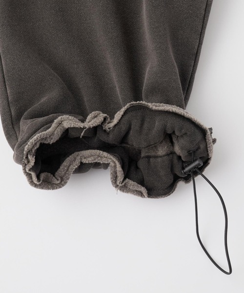 MLB（メジャーリーグベースボール）の「MLB/メジャーリーグベースボール 別注 ワッペン刺繍 ピグメント加工 ヴィンテージ ビッグシルエット 裏起毛 ワイドスウェットパンツ【セットアップ対応】（スウェットパンツ・メンズ・ブラック系/アッシュブラウン/ブラック・L/M/S）」の15枚目の写真