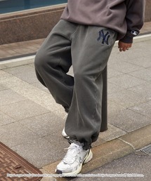 MLB（メジャーリーグベースボール）の「MLB/メジャーリーグベースボール 別注 ワッペン刺繍 ピグメント加工 ヴィンテージ ビッグシルエット 裏起毛 ワイドスウェットパンツ【セットアップ対応】（スウェットパンツ）」