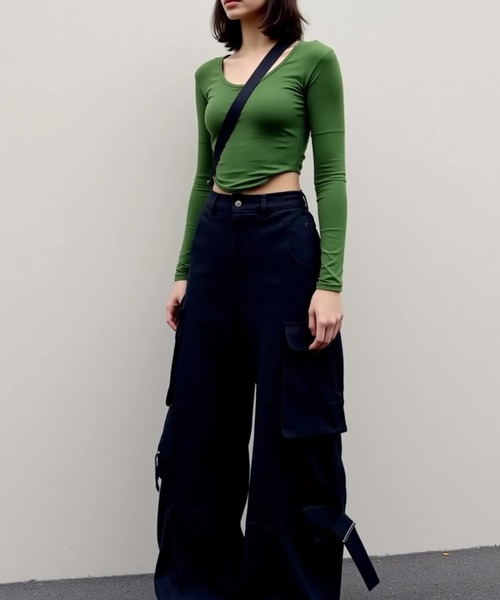 cammie(キャミー)の「レッグベルト付きカーゴパンツ(カーゴパンツ・レディース・ブラック/レッド・M/L)」の5枚目の写真