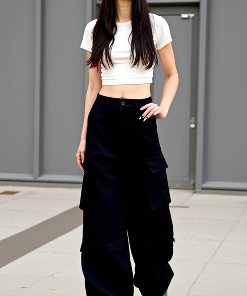 cammie(キャミー)の「レッグベルト付きカーゴパンツ(カーゴパンツ・レディース・ブラック/レッド・M/L)」の3枚目の写真