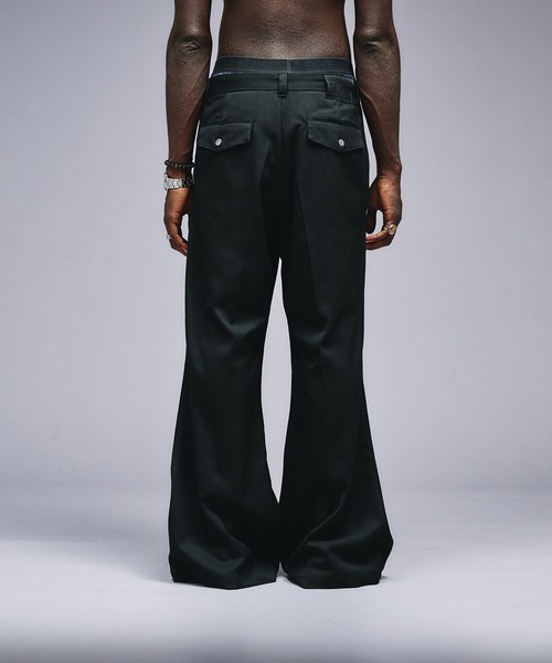 ANDER HUNK（アンダーハンク）の「Wide Flare Tuck Slacks / ワイドフレアタックスラックス（スラックス・メンズ・グレー/ブラック・MEDIUM/LARGE/SMALL）」の4枚目の写真