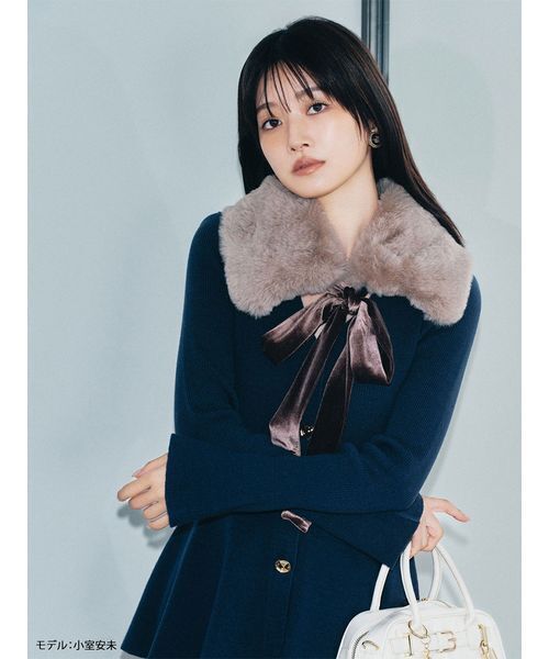 LILY BROWN（リリーブラウン）の「ベロアリボンティペット（付け襟・レディース・ホワイト/ブラック/グレイッシュベージュ・F）」の5枚目の写真