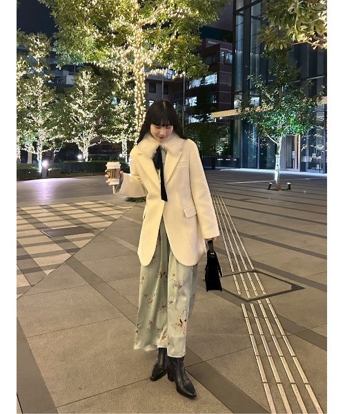 LILY BROWN（リリーブラウン）の「ベロアリボンティペット（付け襟・レディース・ホワイト/ブラック/グレイッシュベージュ・F）」の15枚目の写真