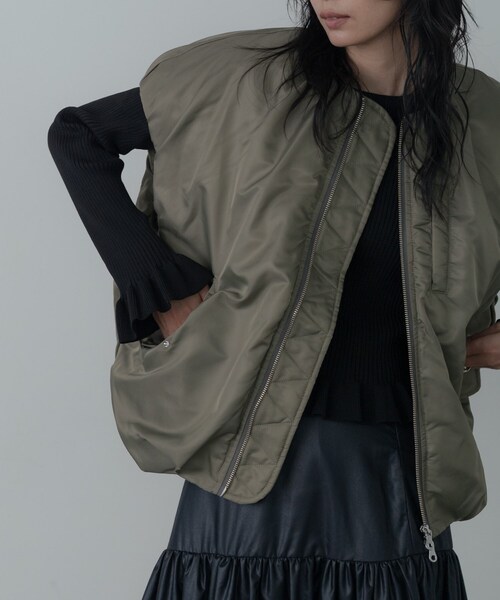 GALLEST（ギャレスト）の「【再入荷】MA－1ジレブルゾン（ブルゾン・レディース・オリーブ/ブラック/ライトグリーン・34/38）」の2枚目の写真