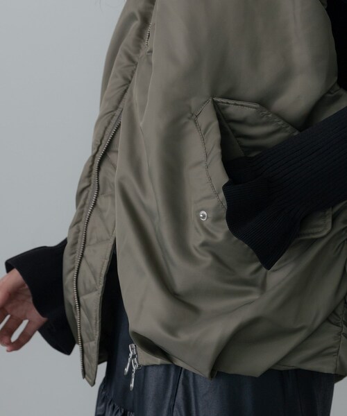 GALLEST（ギャレスト）の「【再入荷】MA－1ジレブルゾン（ブルゾン・レディース・オリーブ/ブラック/ライトグリーン・34/38）」の21枚目の写真