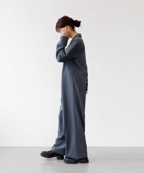 Jines(ジネス)の「オープンカラーオールインワン(つなぎ/オールインワン・レディース・ベージュ/チャコールグレー・38)」の22枚目の写真