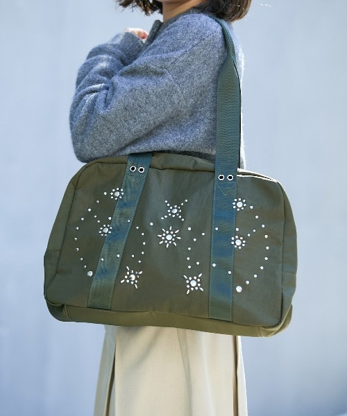 Casselini（キャセリーニ）の「Casselini(キャセリーニ)スタッズバッグ（トートバッグ・レディース・ブラック/カーキ・FREE）」の9枚目の写真