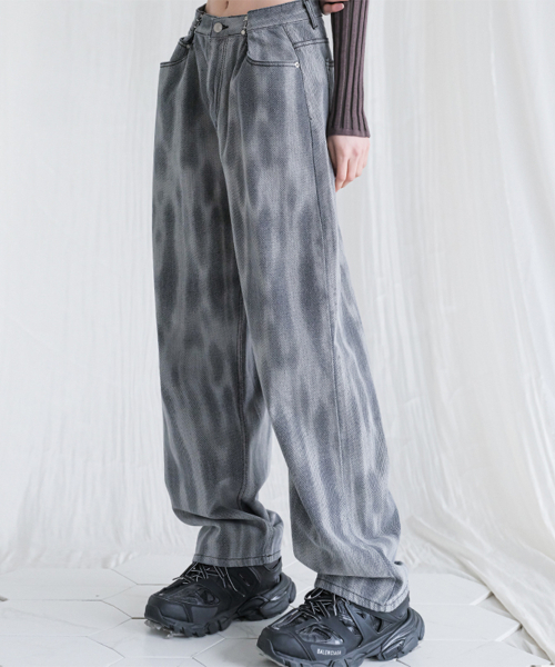 AVANDRESS(アバンドレス )の「BUCKLE WIDE DENIM PANTS Snake BLUE(デニムパンツ・レディース・その他・X-LARGE/MEDIUM/LARGE)」の2枚目の写真